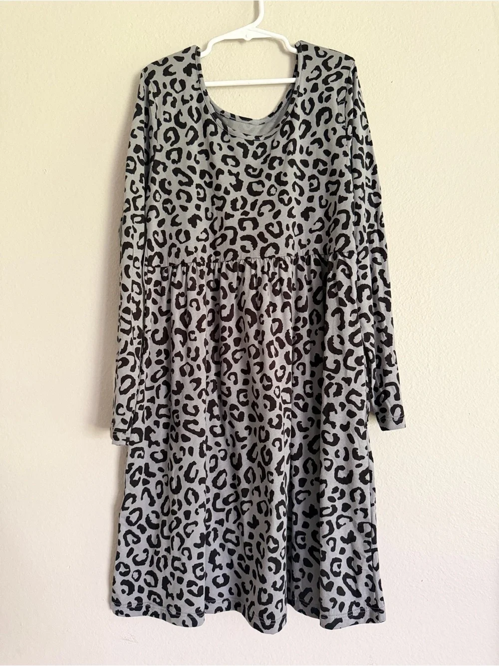 Old Navy Girls Gray Leopard Print Long Sleeve Dress